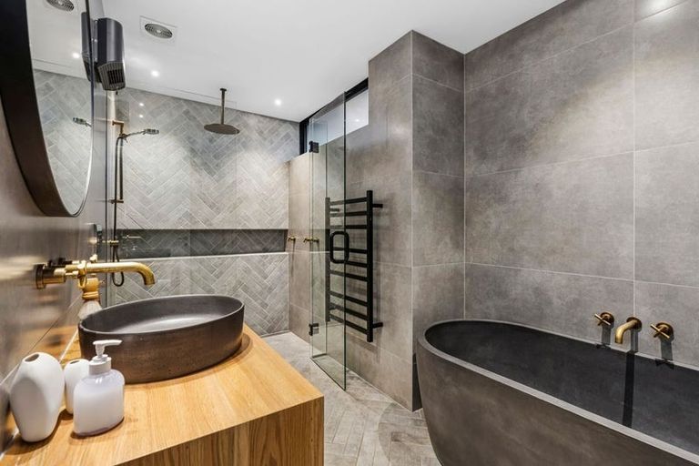 Photo of property in 37 Mount Nicholas Avenue, Wanaka, 9305