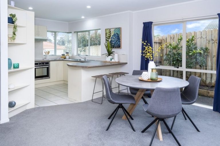 Photo of property in 3 Millisle Place, East Tamaki Heights, Auckland, 2016