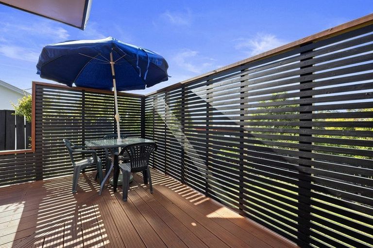 Photo of property in 8 Owl Court, Unsworth Heights, Auckland, 0632