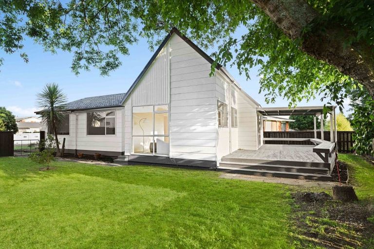 Photo of property in 19 Morrow Avenue, St Andrews, Hamilton, 3200