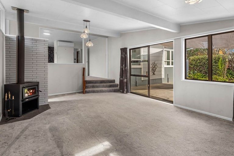 Photo of property in 10 Windsor Avenue, Waikanae, 5036