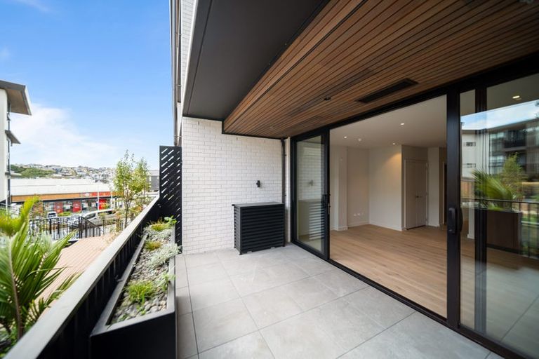 Photo of property in 103/84a Te Oneroa Way, Long Bay, Auckland, 0630