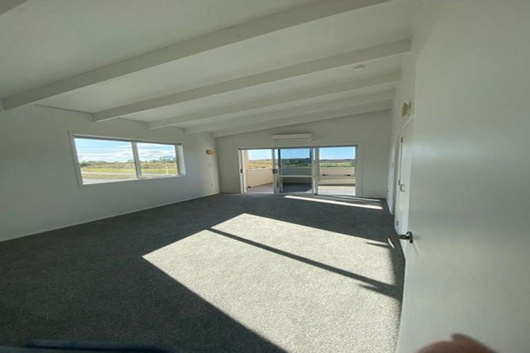 Photo of property in 828a Papamoa Beach Road, Papamoa Beach, Papamoa, 3118