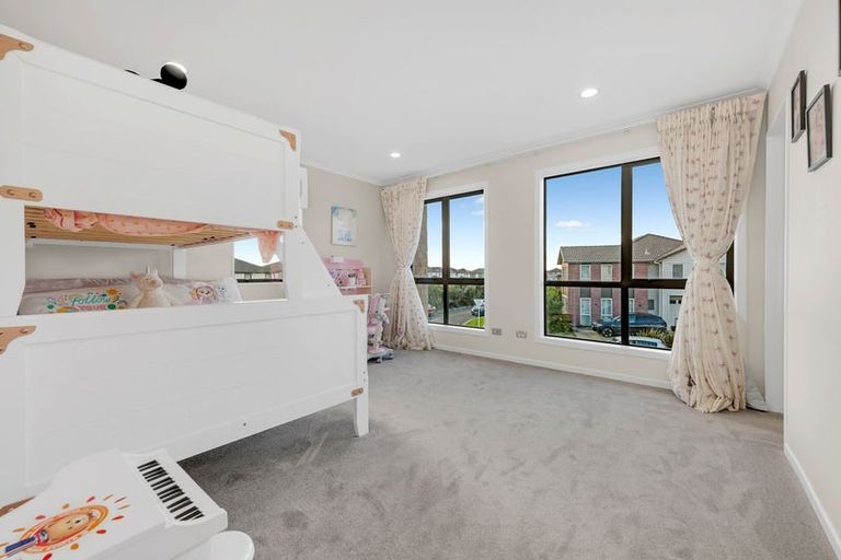 Photo of property in 9 Cloonlyon Drive, Flat Bush, Auckland, 2019