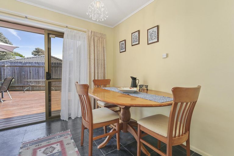 Photo of property in 73 Stottholm Road, Titirangi, Auckland, 0604