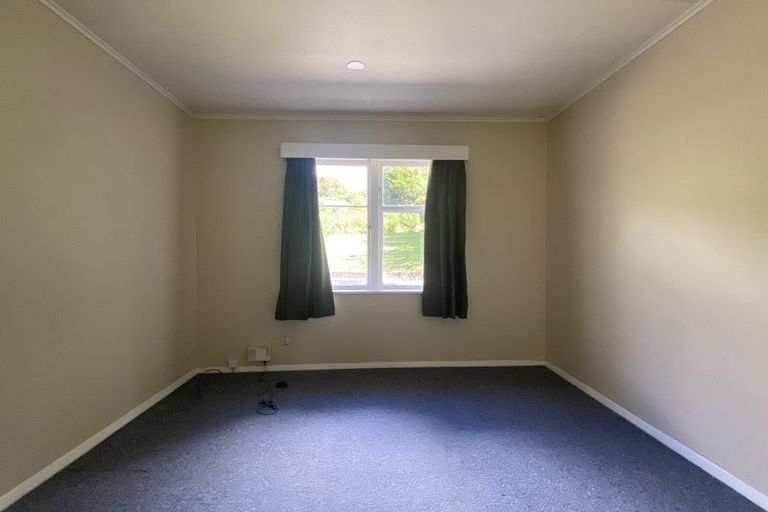 Photo of property in 118 Broderick Road, Johnsonville, Wellington, 6037
