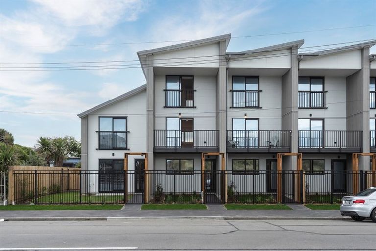 Photo of property in 9/180 Marine Parade, New Brighton, Christchurch, 8083