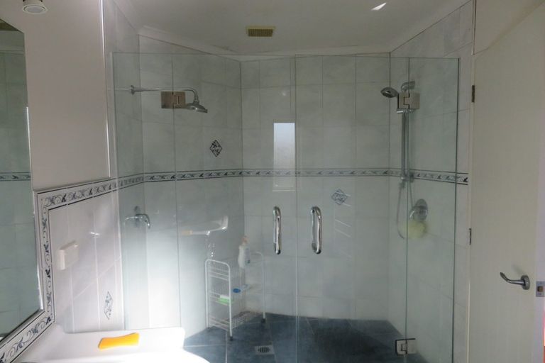 Photo of property in 15 Oakway Drive, Schnapper Rock, Auckland, 0632