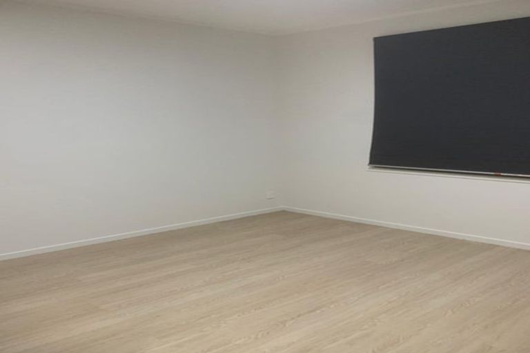 Photo of property in 8b Heathberry Close, Papatoetoe, Auckland, 2025