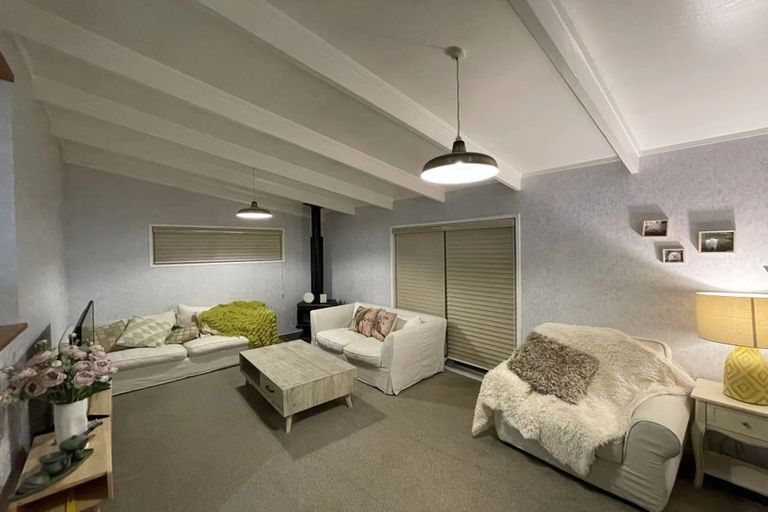 Photo of property in 108 Kemp Road, Massey, Auckland, 0614