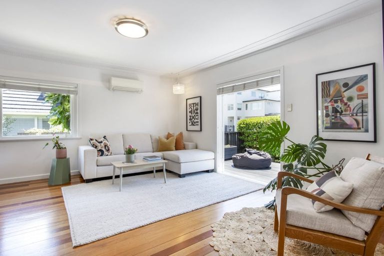 Photo of property in 58 Kervil Avenue, Te Atatu Peninsula, Auckland, 0610