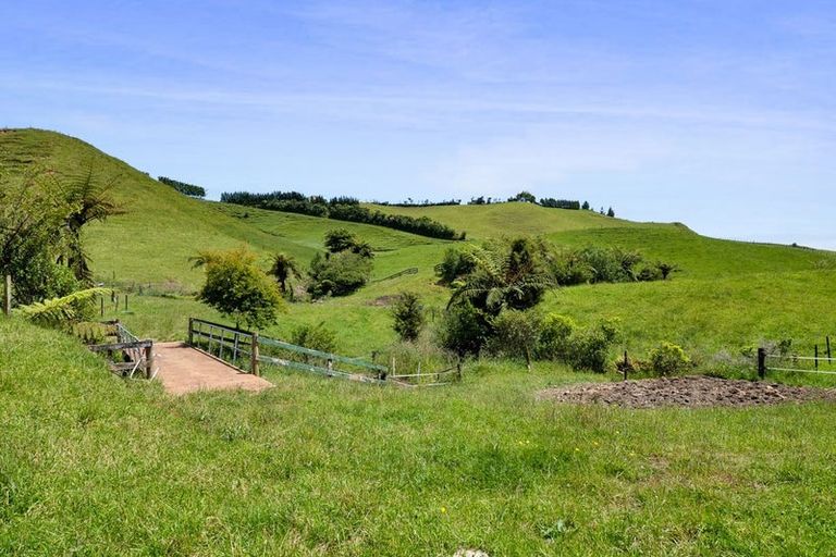 Photo of property in 325a Awai Road, Tarurutangi, New Plymouth, 4372