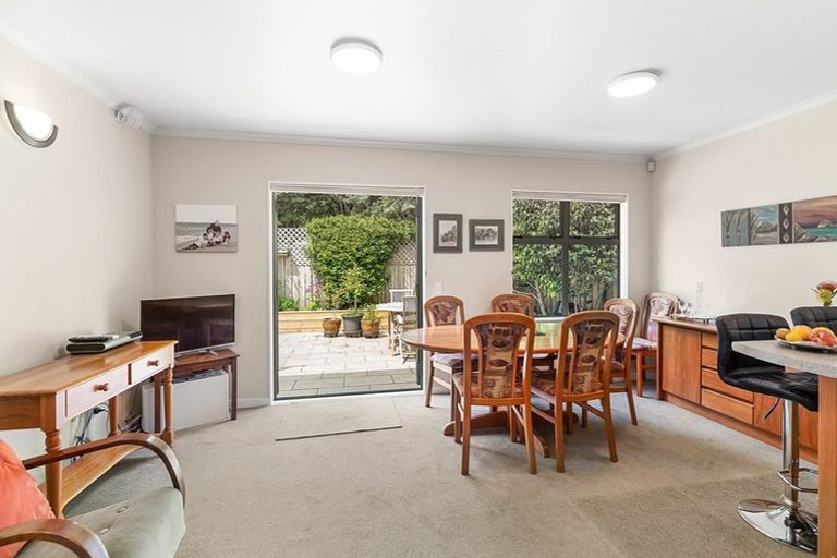 Photo of property in 2/23 Tanera Crescent, Brooklyn, Wellington, 6021