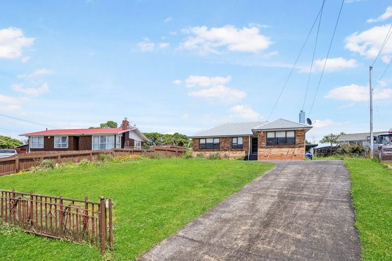 Photo of property in 13 Geoffrey Place, Mangere East, Auckland, 2024