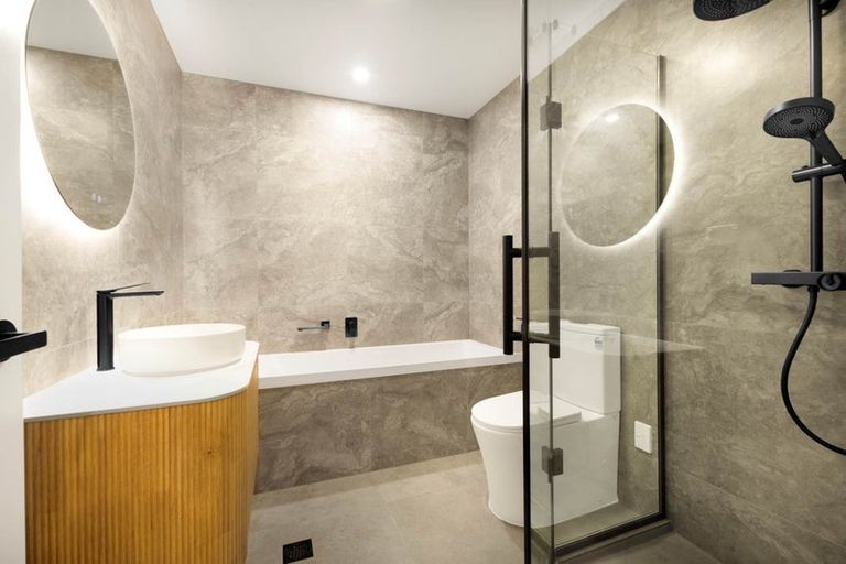 Photo of property in 69d Chivalry Road, Glenfield, Auckland, 0629