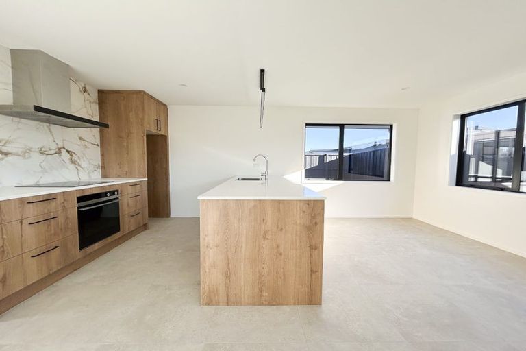 Photo of property in 6 Earl Way, Amberley, 7410