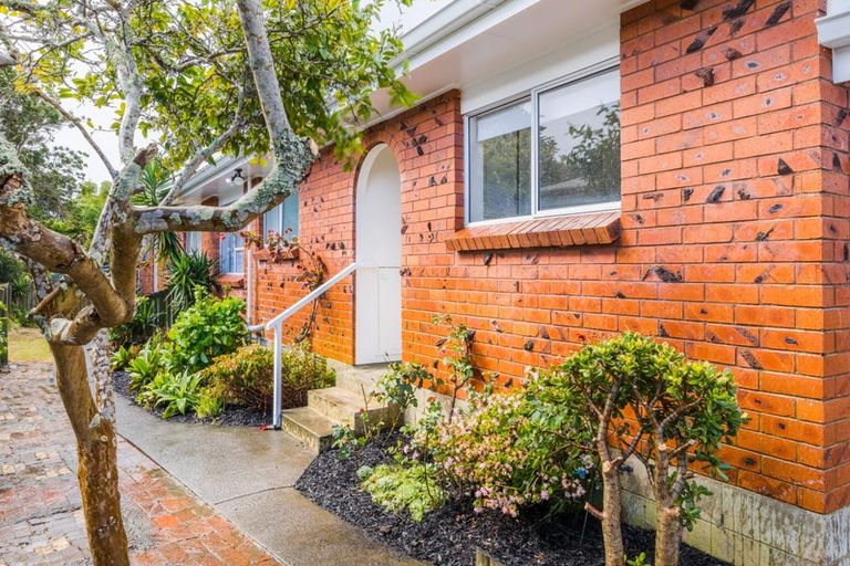 Photo of property in 2/16 Akehurst Avenue, New Lynn, Auckland, 0600