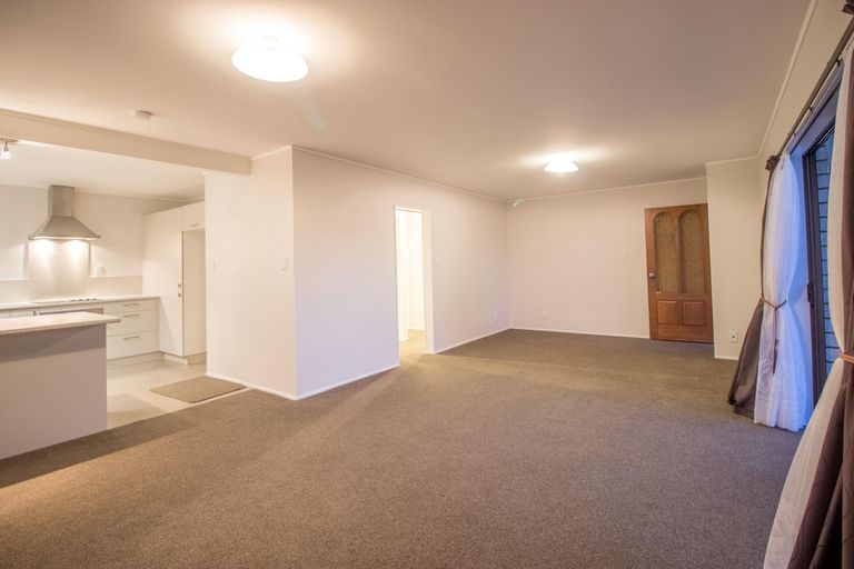 Photo of property in 1b Milton Road, Orewa, 0931