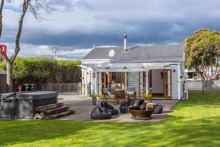 Photo of property in 234 Main Street, Greytown, 5712