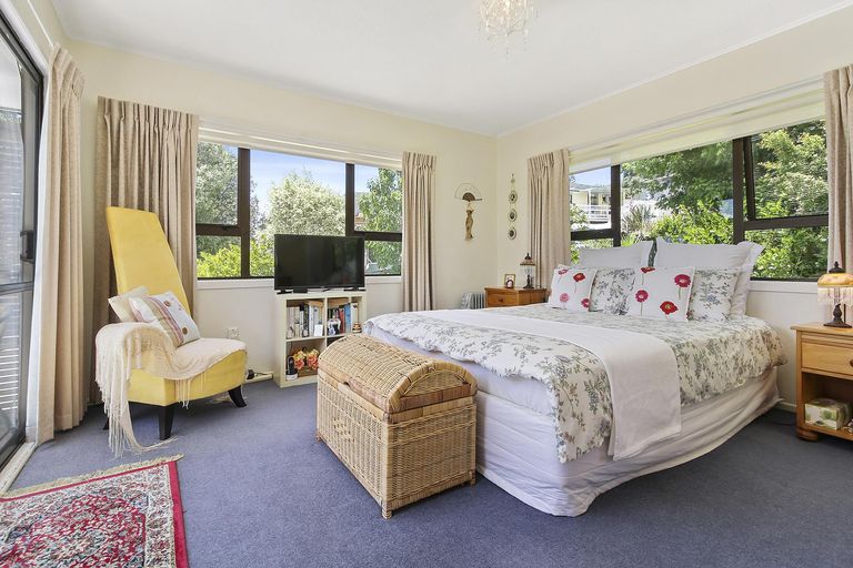 Photo of property in 73 Stottholm Road, Titirangi, Auckland, 0604