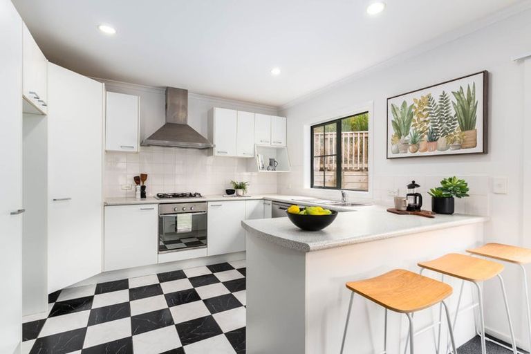 Photo of property in 70 Erlestoke Crescent, Churton Park, Wellington, 6037