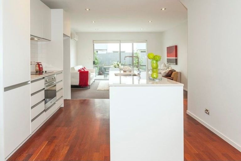 Photo of property in 32c Champion Street, Edgeware, Christchurch, 8013