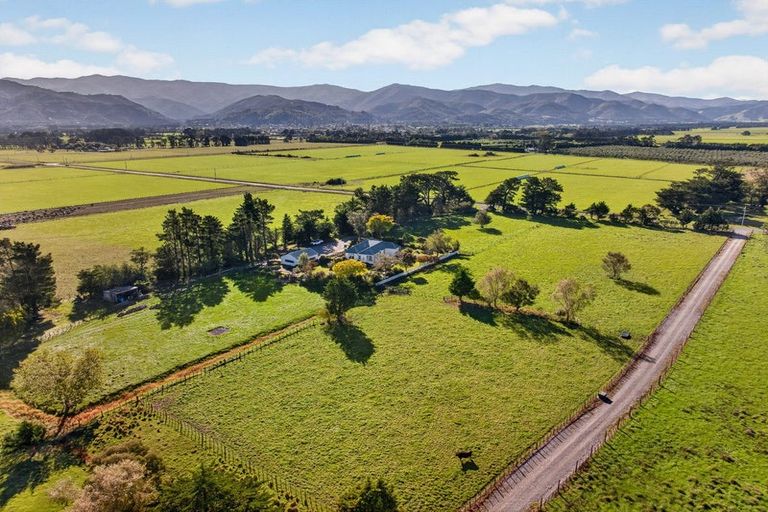Photo of property in 52 Longwood Road, South Featherston, Featherston, 5771