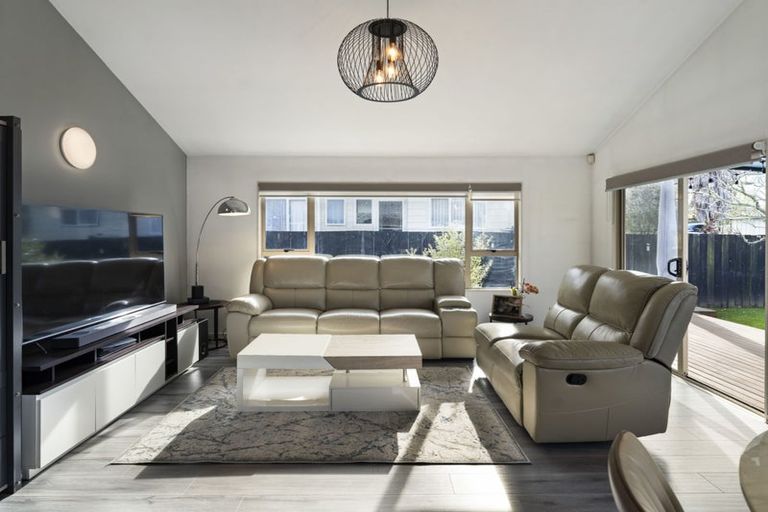 Photo of property in 75 Kamara Road, Glen Eden, Auckland, 0602