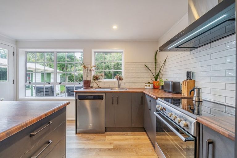 Photo of property in 114 Akatarawa Road, Birchville, Upper Hutt, 5018