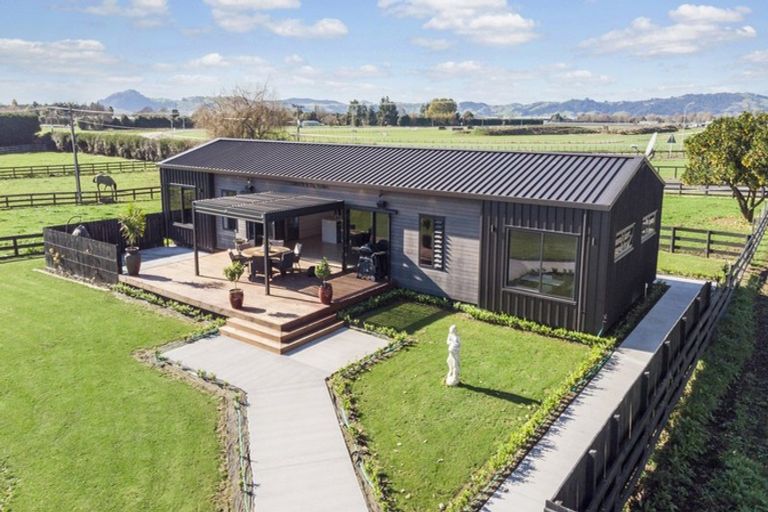 Photo of property in 134 Racecourse Road, Cambridge, 3493