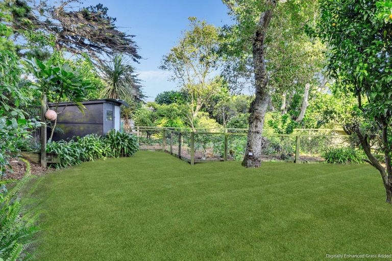 Photo of property in 27 Donnelly Street, Oakura, 4314