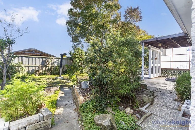 Photo of property in 2/223 Queenspark Drive, Parklands, Christchurch, 8083