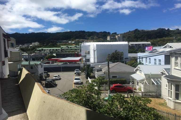 Photo of property in 4a Myrtle Crescent, Mount Cook, Wellington, 6021