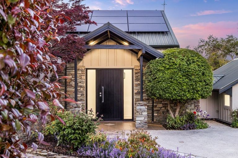 Photo of property in 15 Rowan Court, Wanaka, 9305