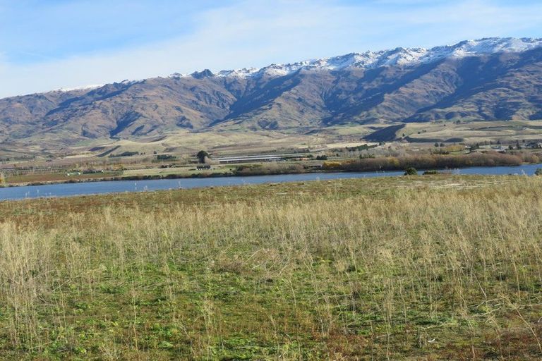 Photo of property in 38 Lakefront Terrace, Northburn, Cromwell, 9383