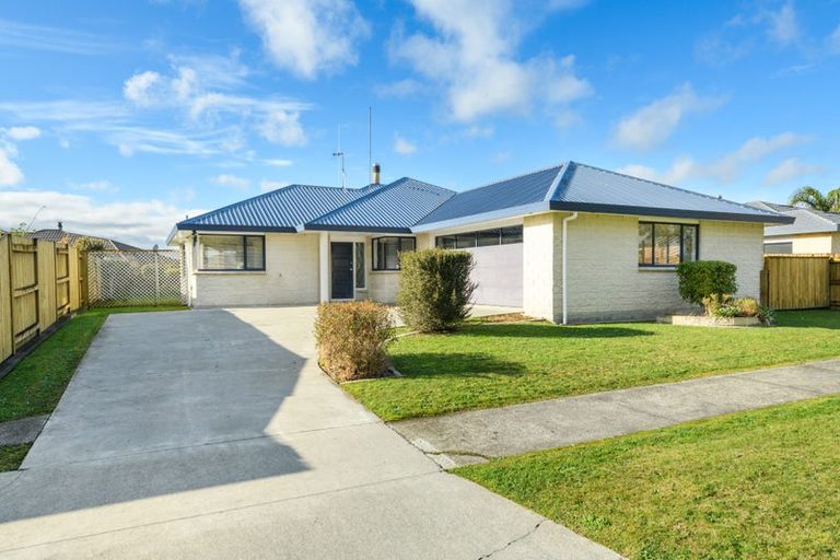 Photo of property in 93 Peter Hall Drive, Kelvin Grove, Palmerston North, 4414
