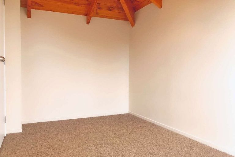 Photo of property in 35 Park Road, Titirangi, Auckland, 0604