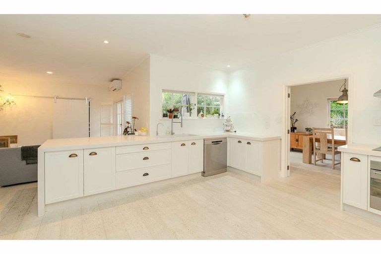 Photo of property in 37 Riverview Road, Kerikeri, 0230