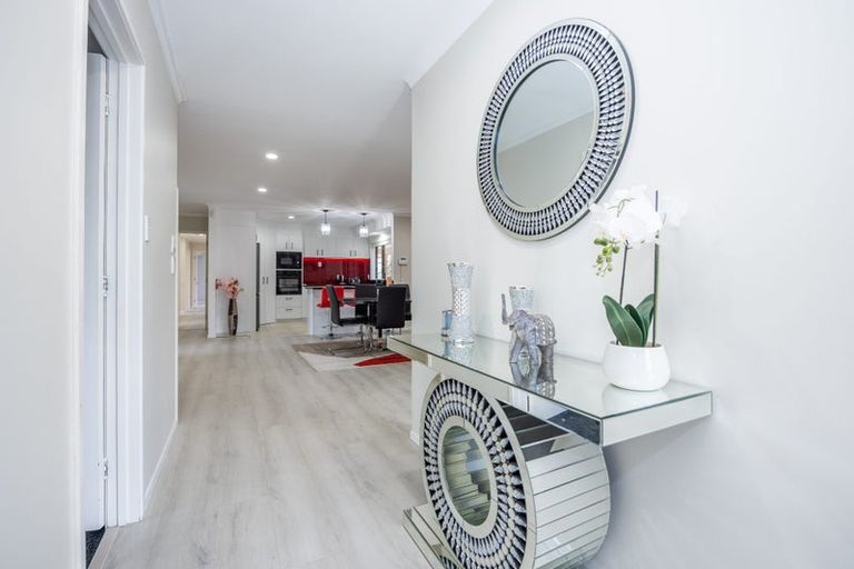 Photo of property in 7 Hollinger Place, Nawton, Hamilton, 3200