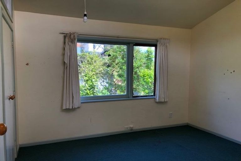 Photo of property in 160 Newlands Road, Newlands, Wellington, 6037