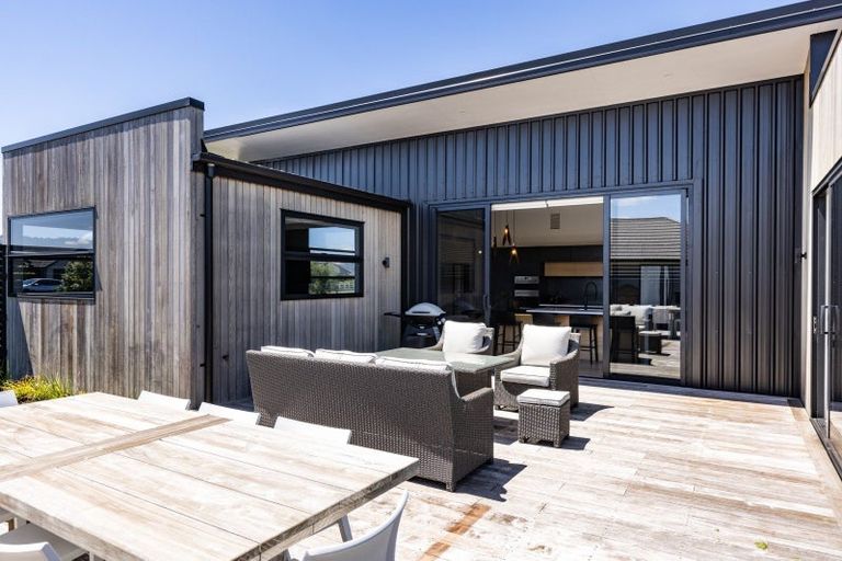 Photo of property in 17 Mike Smith Drive, Cambridge, 3434