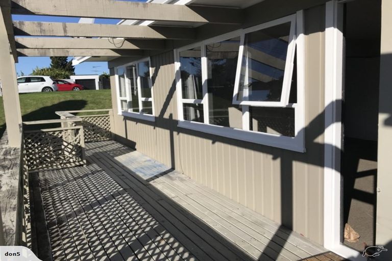 Photo of property in 170a Queen Street, Northcote Point, Auckland, 0627