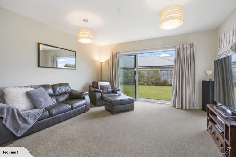 Photo of property in 69 Huntingdon Drive, Rangiora, 7400
