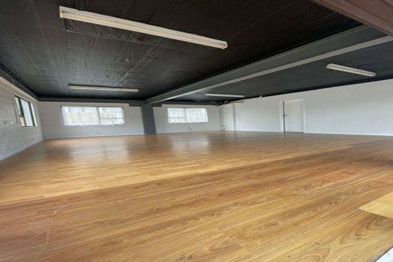 Photo of property in 226 Henderson Valley Road, Henderson, Auckland, 0612