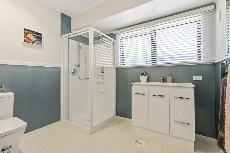 Photo of property in 73 Stottholm Road, Titirangi, Auckland, 0604