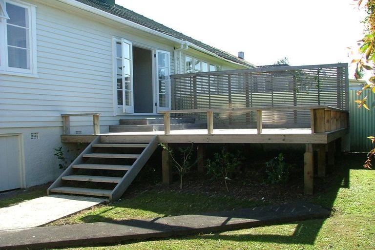 Photo of property in 33 Rimu Street, New Lynn, Auckland, 0600