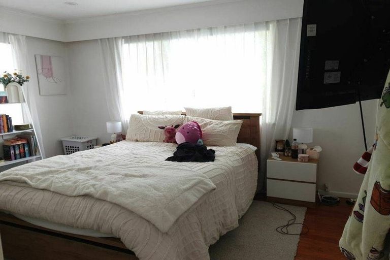 Photo of property in 329 East Coast Road, Mairangi Bay, Auckland, 0630