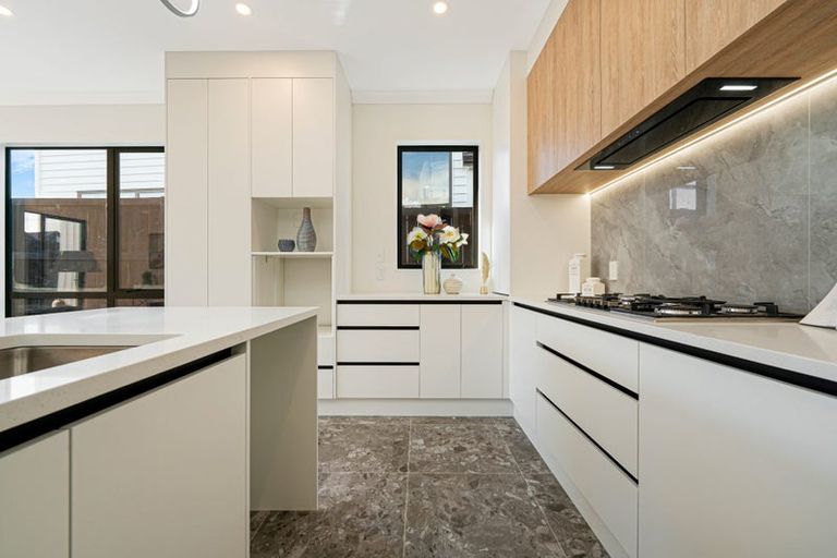 Photo of property in 6 Pineview Drive, Rosehill, 2113