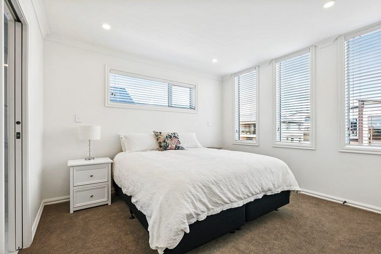 Photo of property in 22 Tai Crescent, Hobsonville, Auckland, 0616