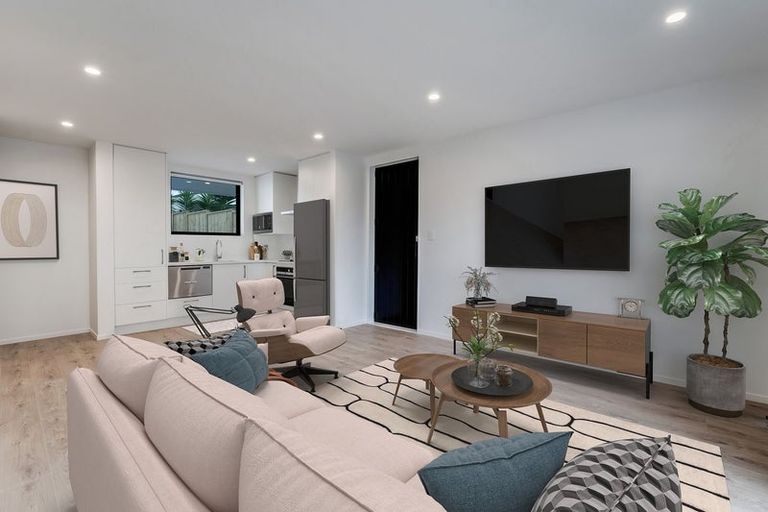 Photo of property in 2/11 Paramu Avenue, Birkdale, Auckland, 0626